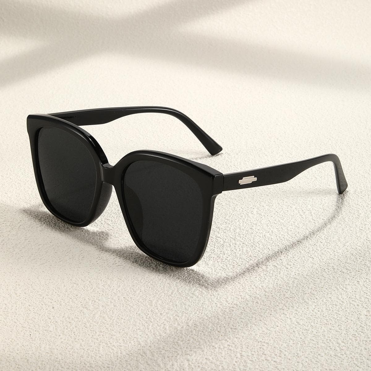 Large frame black fashion sunglasses for women UV protection outdoor travel glasses stylish and comfortable