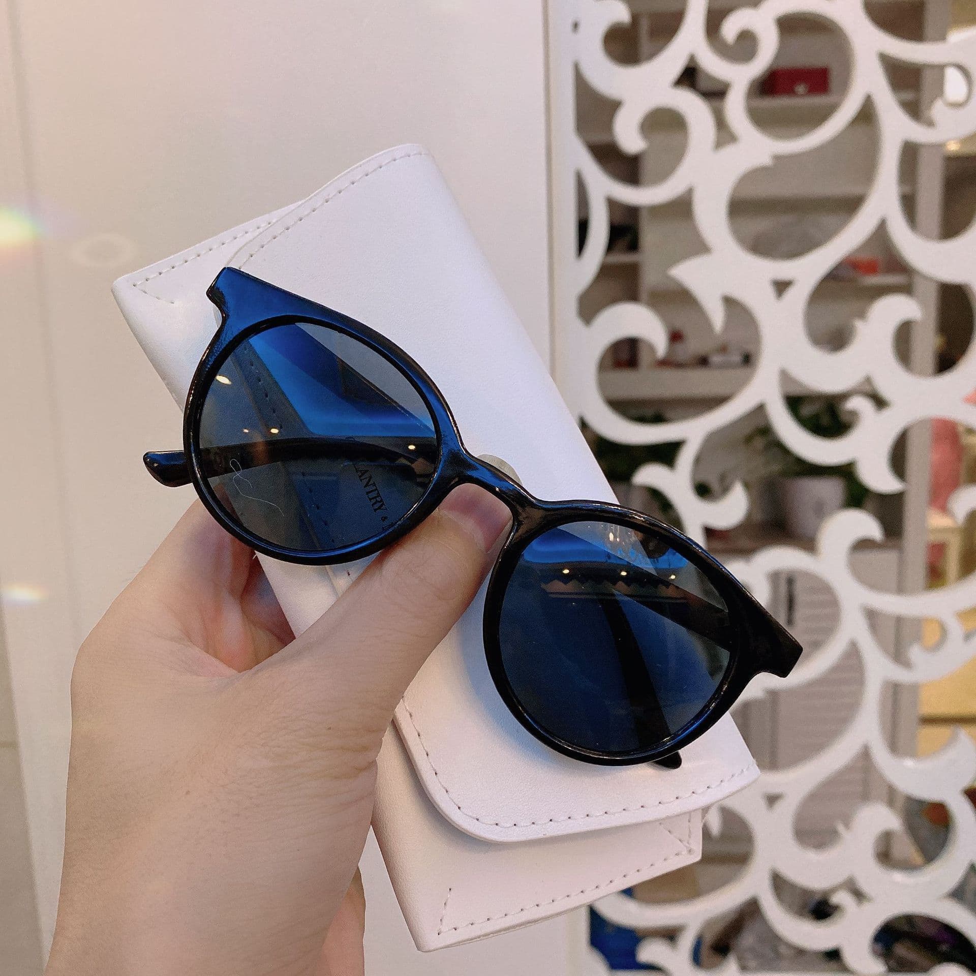 New Cute Sweet Sunglasses for Kids Vintage Trend UV400 Protection Korean Style Boys Girls Baby Sun Glasses As shown