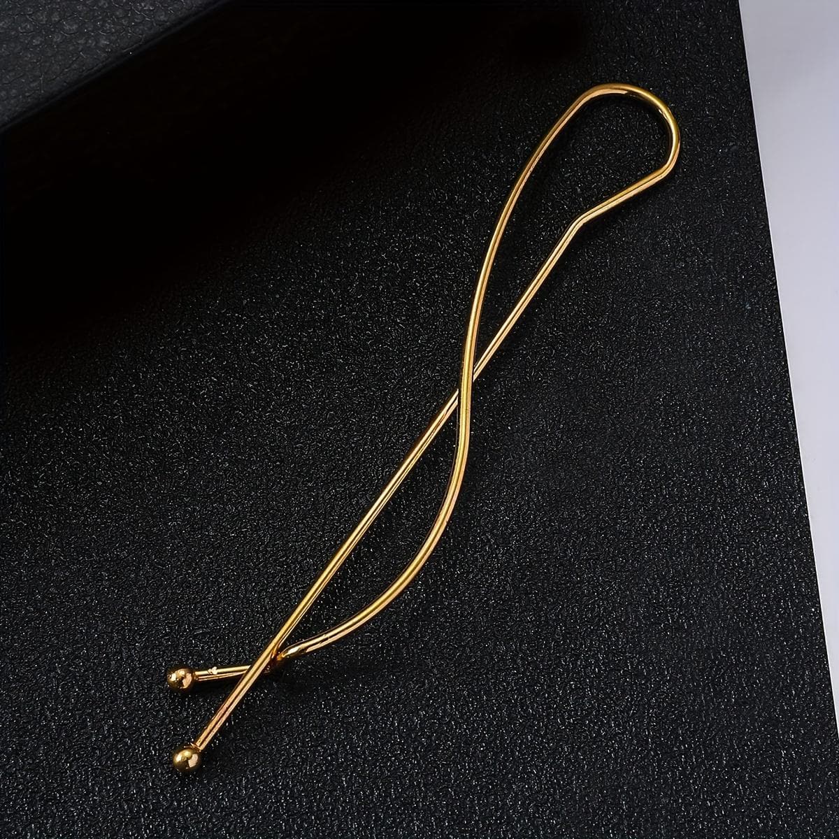 Korean-Style Minimalist Alloy Golden-Tone Hair Clip - One-Piece Bar Shape with Twist Design for Bangs, Hairpin for Women, Cute Hair Clips