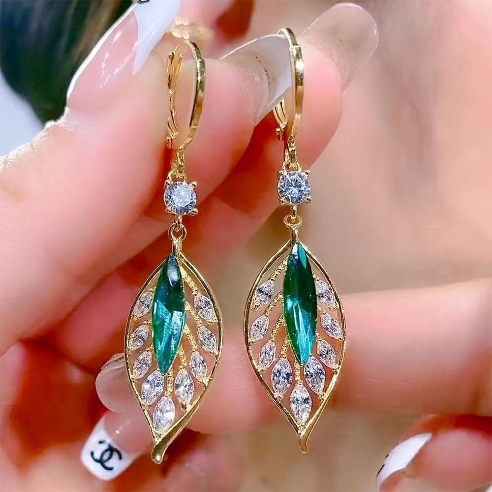 Green Earrings with Fashion and Temperament Women's Wedding Engagement Jewelry Gifts green