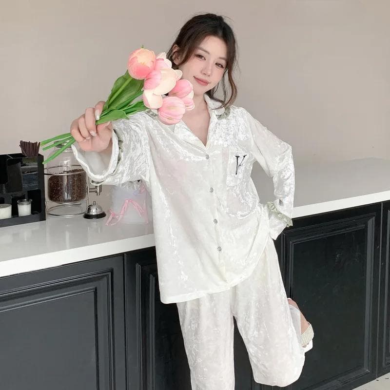 Autumn and Winter Gold Velvet Pajamas Women's Gold Diamond Suit Long-sleeved Trousers Pajamas Two-piece Set XL white