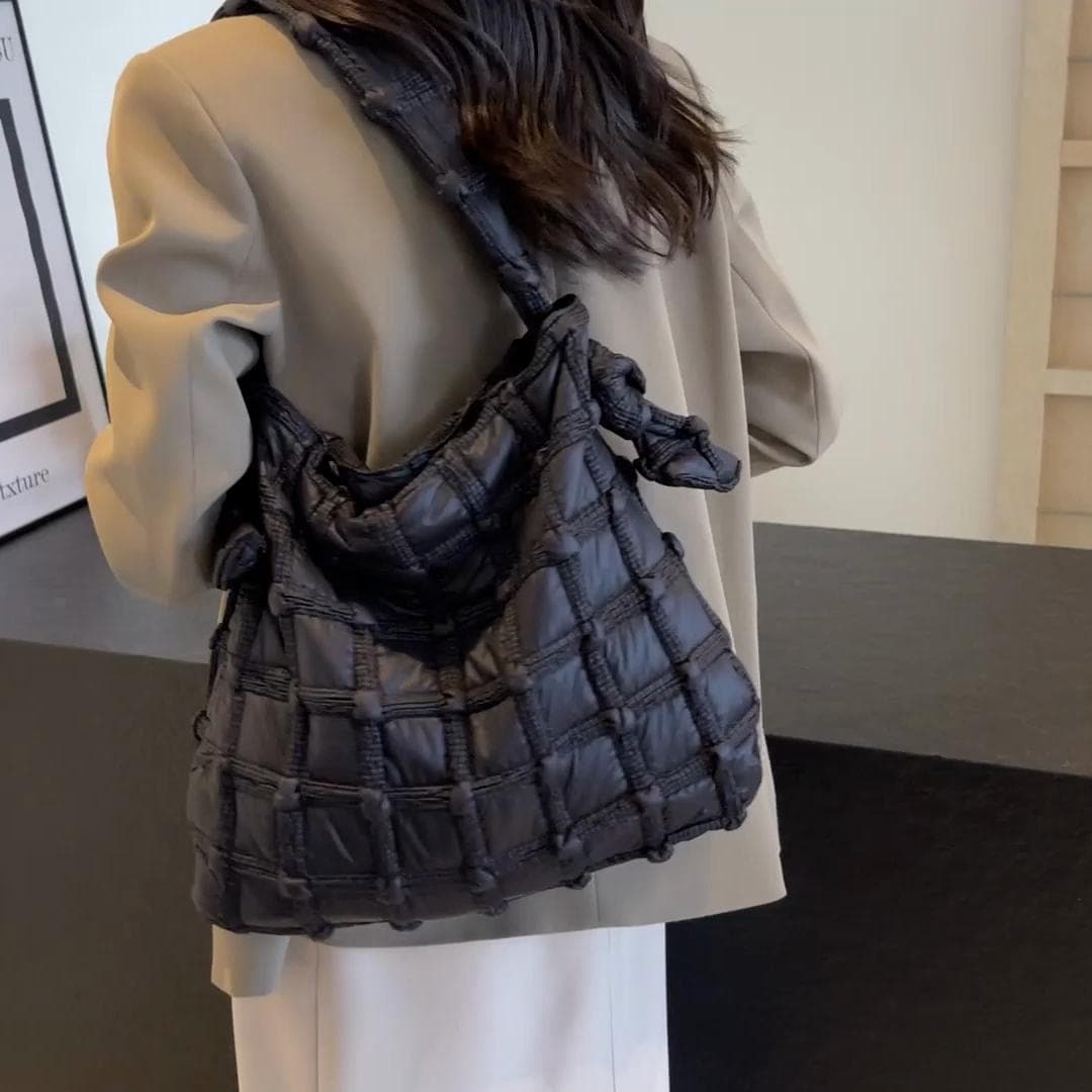 Autumn And Winter Large Capacity Folded Plaid Cloud Bag Lightweight Down Shoulder Bag Lady Messenger Light Weight Travel Crossbody Bags black