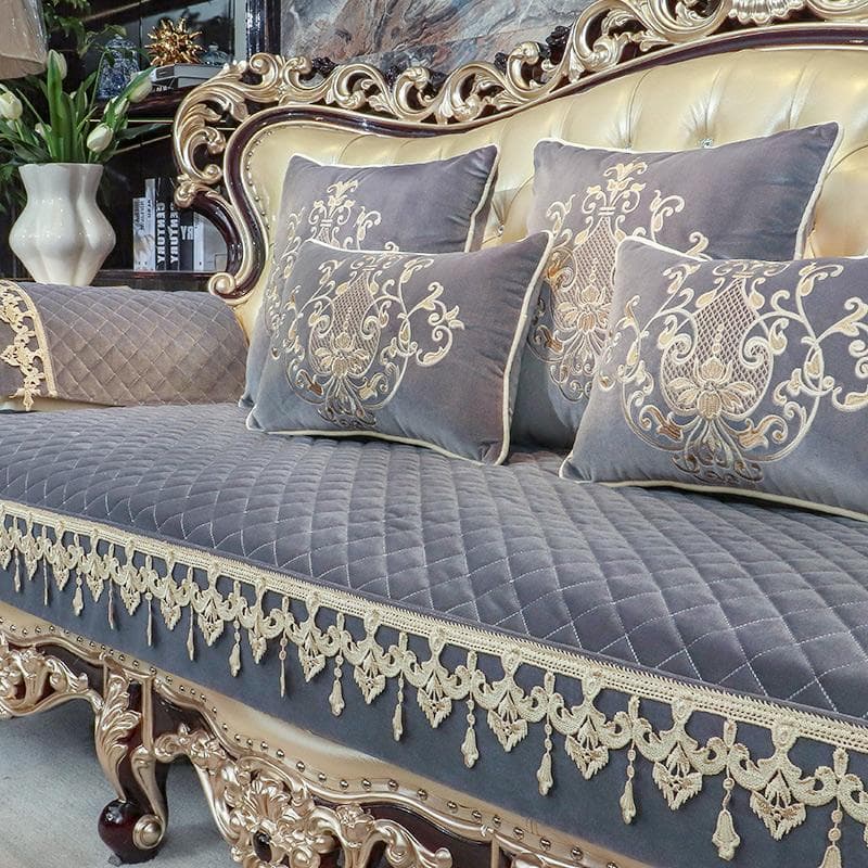 European Quilted Sofa Cover Luxury Fall Winter Non-slip Universal Living Room Couch Cushion Thicken Sofa Towel Decor Slipcover 60x60