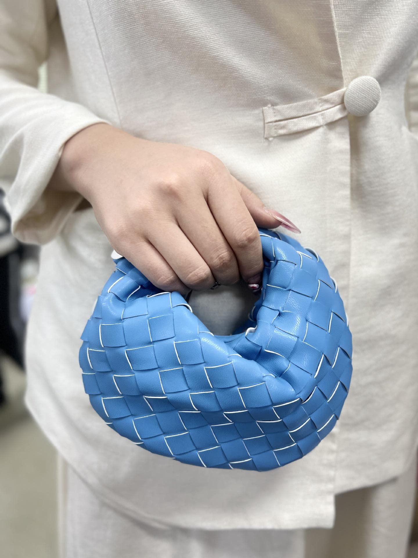 Mini Hand-Woven Dumpling Bags - Elegant Handheld Croissant Knot Bags for Women 17*18cm