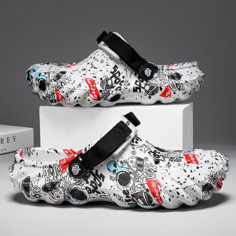 2025 Summer New Men's Slippers Outdoor Garden Clogs Male Casual Shoes Fashion Luxury Sandals Comfort Home Soft Slippers 40-45 45 white