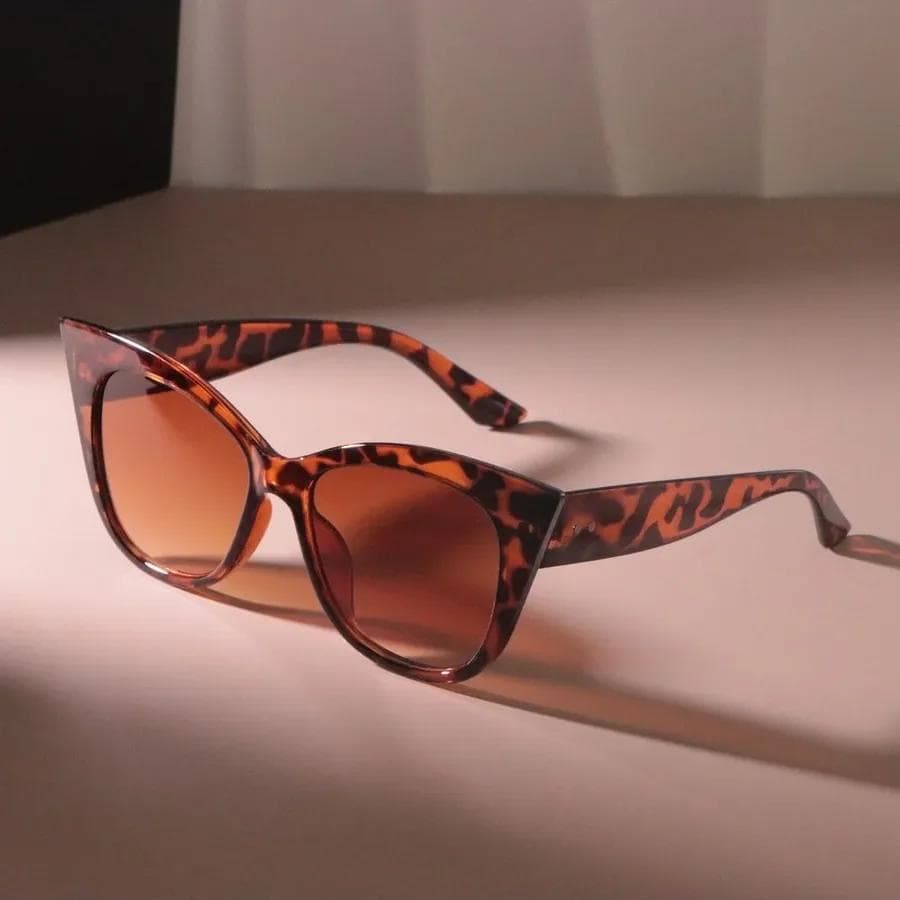 Stylish Cat Eye Sunglasses Vintage Mirror Lens Fashion Sun Glasses for Women Men Unisex Trendy Colors Oculos De Sol Other
