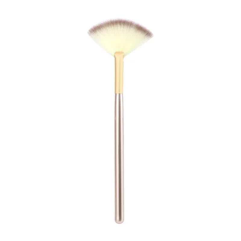 1pcs Fan Brushes Facial Brushes Soft Makeup Brush Cosmetic Applicator Tools Wooden Handle And Soft Fiber For Face Mask 1pc