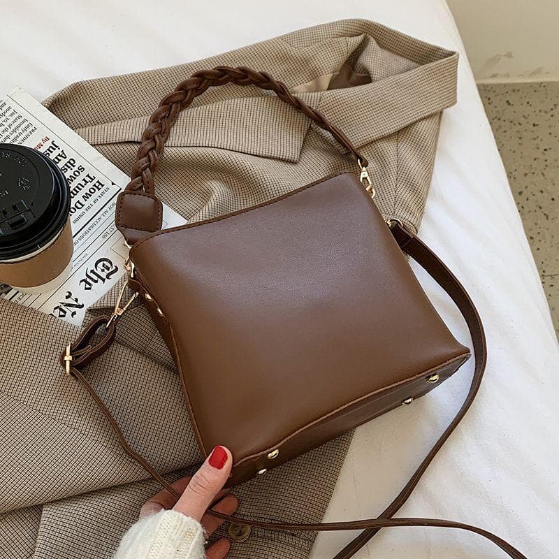 Women's Handbag Fashion Solid Color Versatile Retro Single Shoulder Crossbody Bag Underarm Bucket Bag 21*11.5*18.5cm coffee