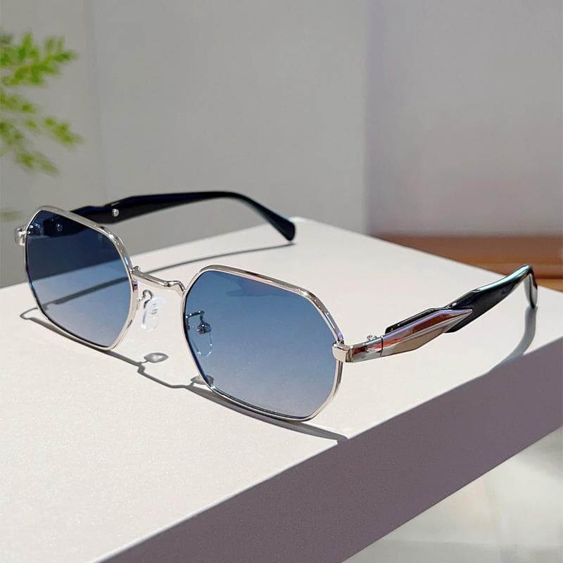 KAMMPT Vintage Sunglasses Men Women Gradient Lens Luxury Brand Fashion Shades Outdoor Sun Glasses Casual Decorative as picture shows