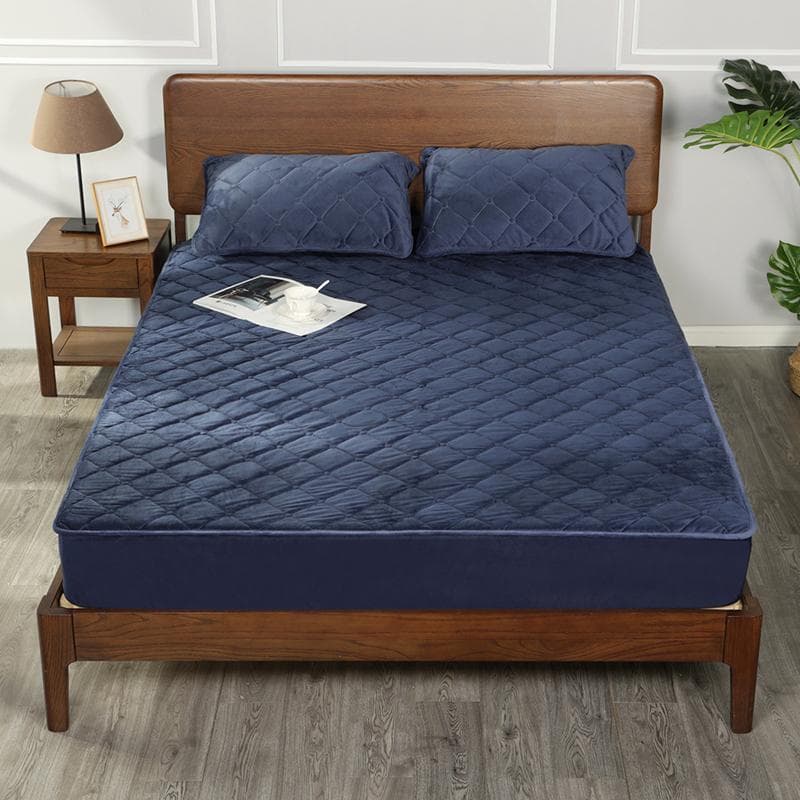 New Arrival Solid Color White Thicken Velvet Quilted Mattress Cover Queen Customized Plush Bed Cover Not Included Pillowcase Only 2pcs pillowcase
