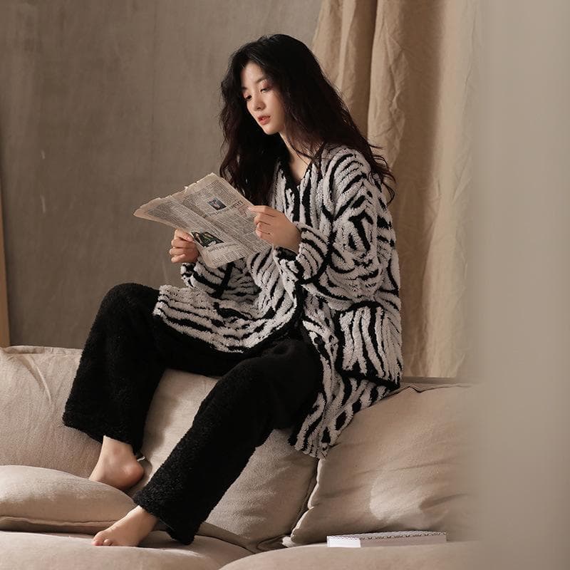 Women's Coral Velvet Striped Pajamas Thickened New Winter Style Can Be Weared Outside Home Clothes Pajamas Set 3XL