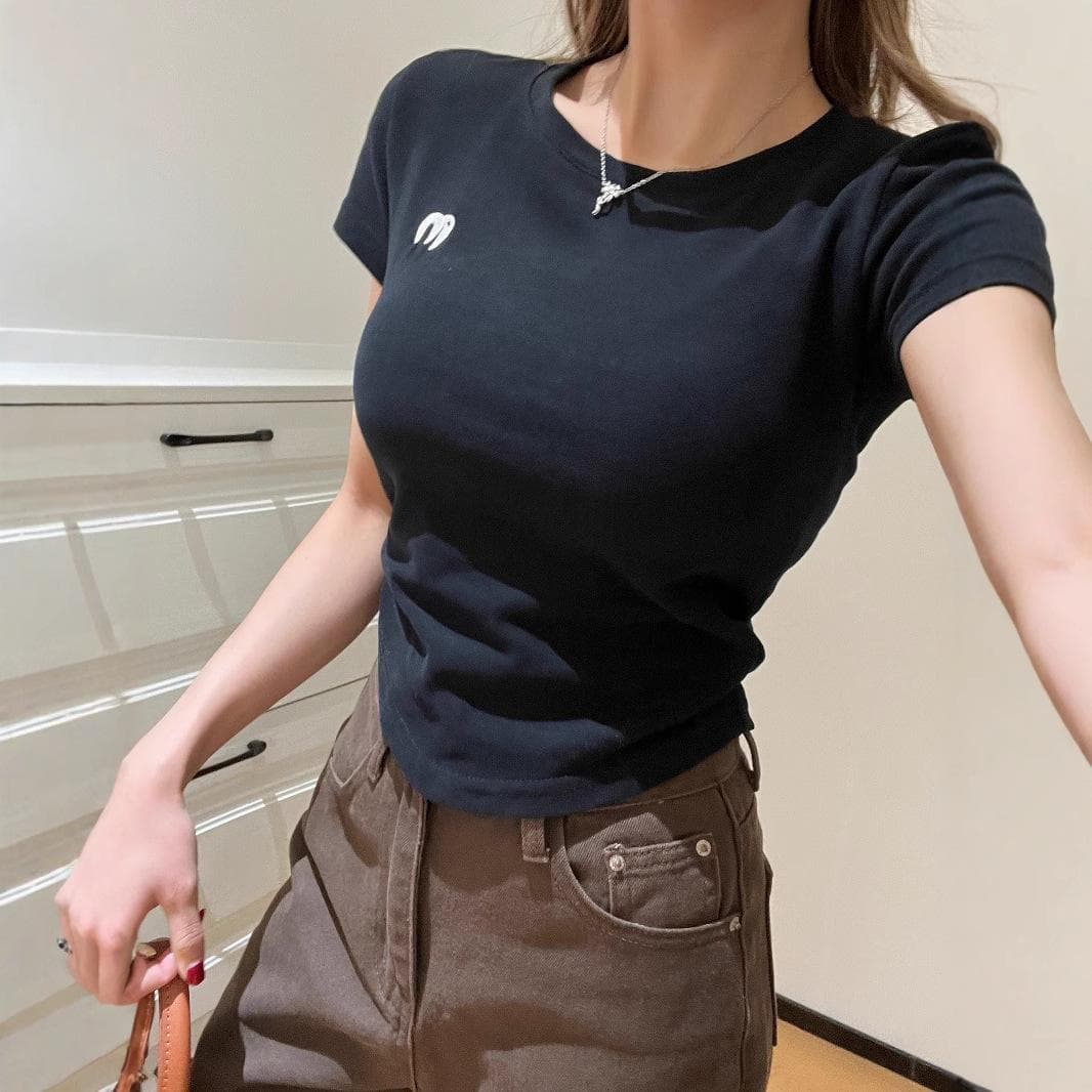 Short-sleeved T-shirt for Women In Summer New Style, Unique Embroidery Short Waist-hugging Base Shirt Top XL