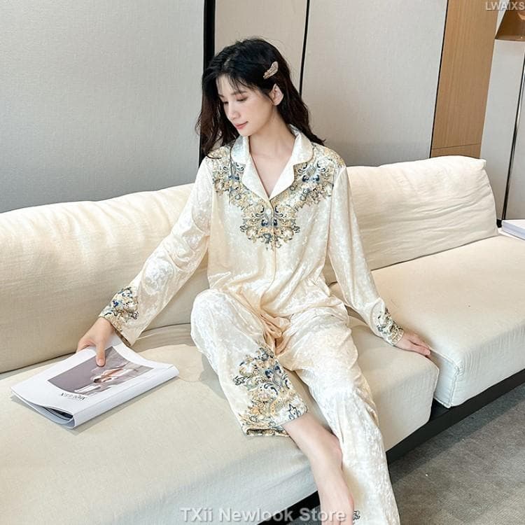 New Autumn and Winter Snowflake Gold Diamond Velvet Women's Pajamas Can Be Worn As Home Clothes XL