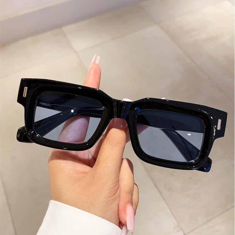 Classic Small Square Rivet Sunglasses Women Men Vintage Trendy Sun Glasses Luxury Designer Punk Shades Fashion