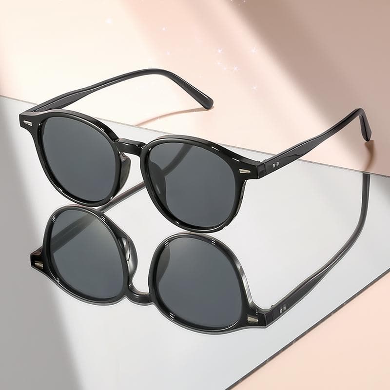 Retro small round sunglasses with rice studs simple design for daily wear and photography