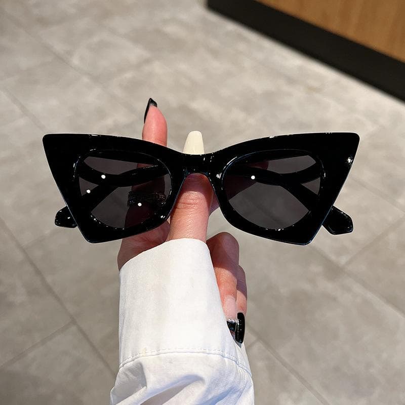 Vintage Cat Eye Sunglasses Women Luxury Designer Punk Big Frame Shades UV400 Trendy Fashion