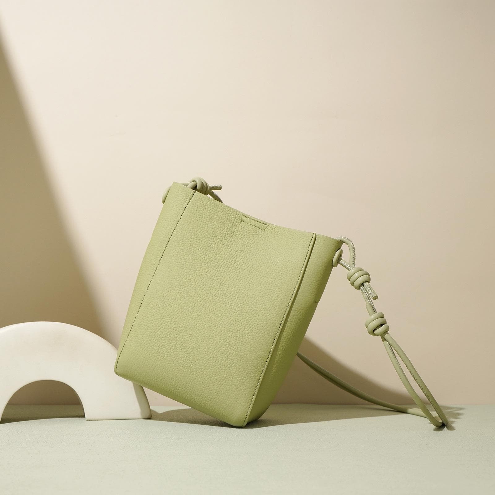Top-grain Leather, Light and Simple Tote Bag, Versatile for Women, Bucket Crossbody Bag, Adjustable Knot, Single Shoulder Bag