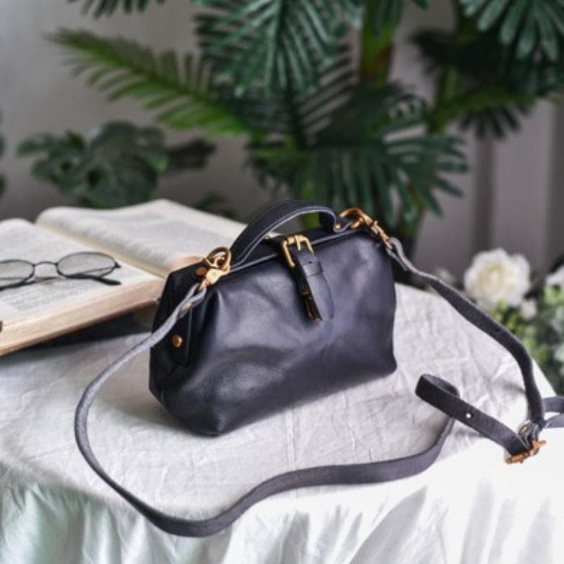 Johnature Vintage Doctor's Bag Genuine Leather Women Handbag Simple Solid Color Real Cowhide Shoulder & Crossbody Bags black