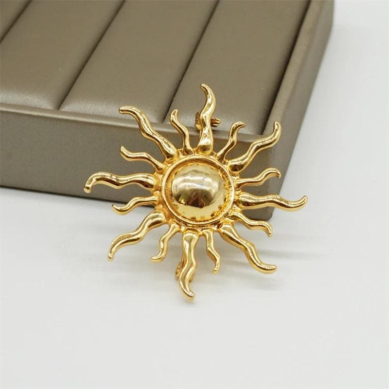 Retro Gold Color Sun Brooch Pins for Women Men Antique Jewelry Coat Accessories Female Vintage Brooches gold