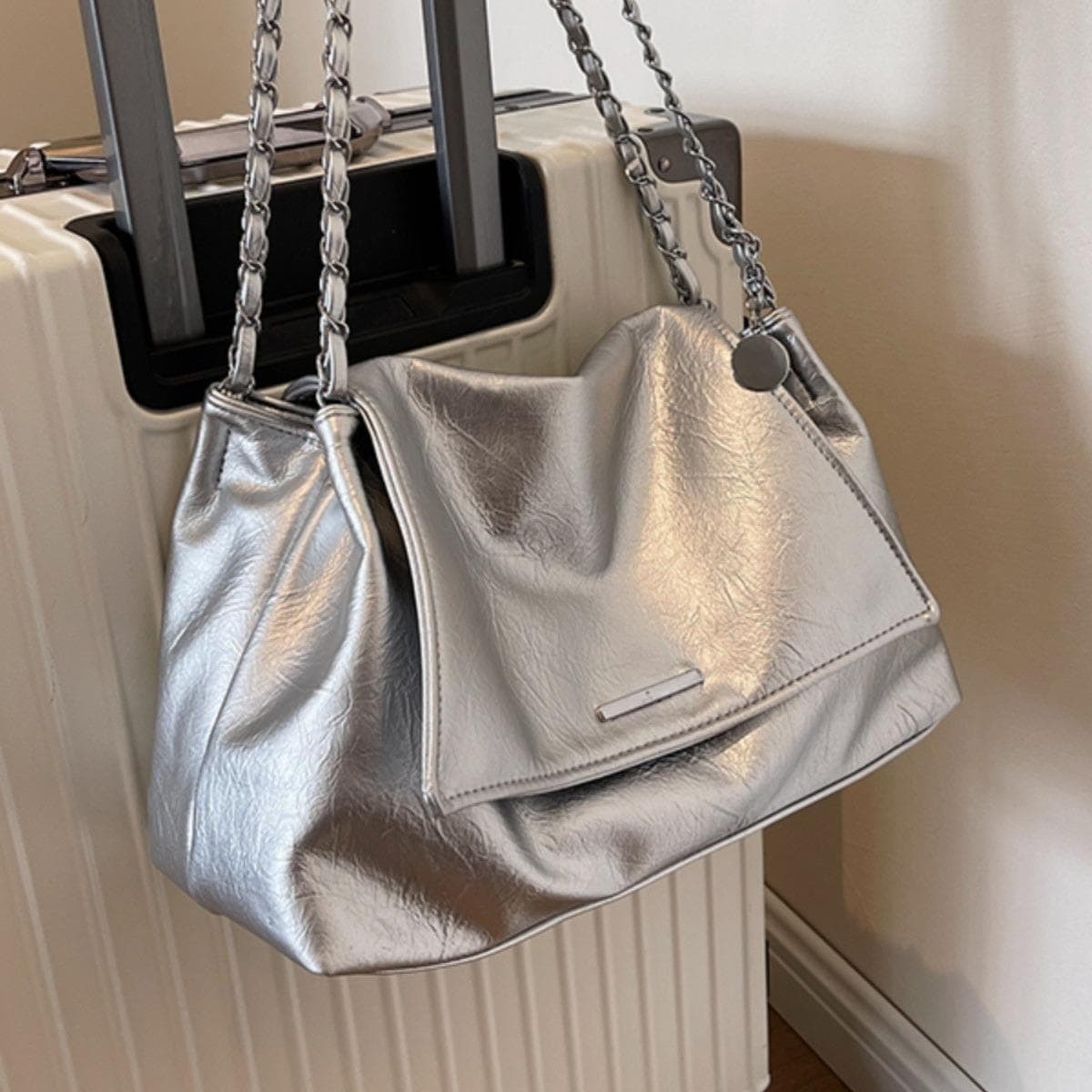 Casual Soft Tote Bag, Large-capacity Bag, Women's Popular, Versatile Chain Bag, Underarm Bag, Single-shoulder Bag silver