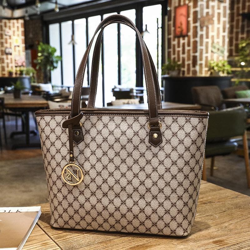 A Versatile European and American Retro Fashion Printed Tote Bag with A Large Capacity for Commuting and A Single Shoulder Bag brown