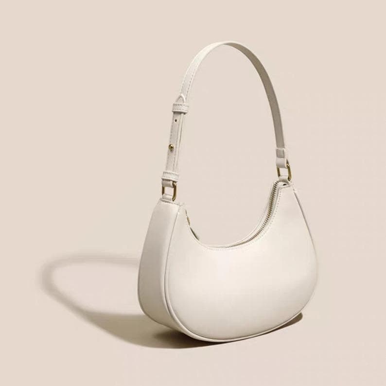 Single-shoulder Underarm Bag for Women, A White Crescent-shaped Bag, A Simple and High-end Commuting Bag for Spring and Summer