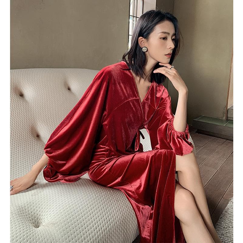 Women's Velvet Pajamas New Autumn Pajamas Robe Soft Long Pajamas Women's Home Pajamas Loose One size red