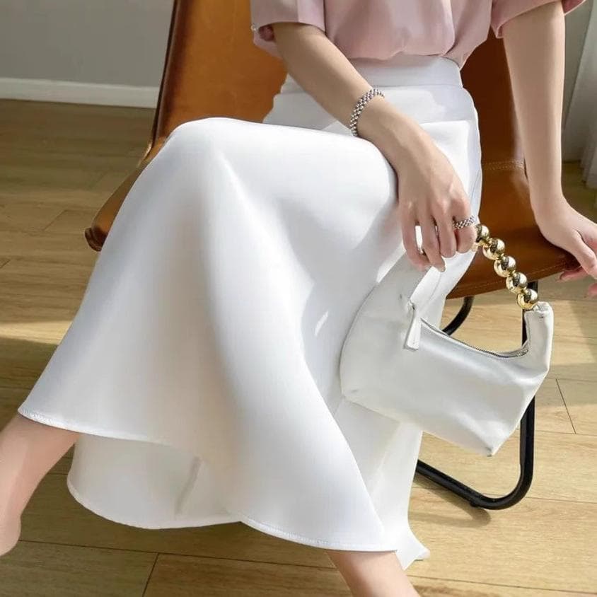 Summer Ice Silk Slim and Drooping Small Retro Skirt for Women with High-end Mid-length Hip-covering A-line Skirt XXXL white