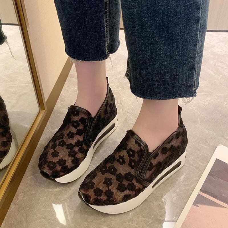 Chaussure Femme Fashion Thick Sole Wedge Women's Mesh Embroidered Breathable Slip-on Casual and Comfortable Sports Shoes 42 black