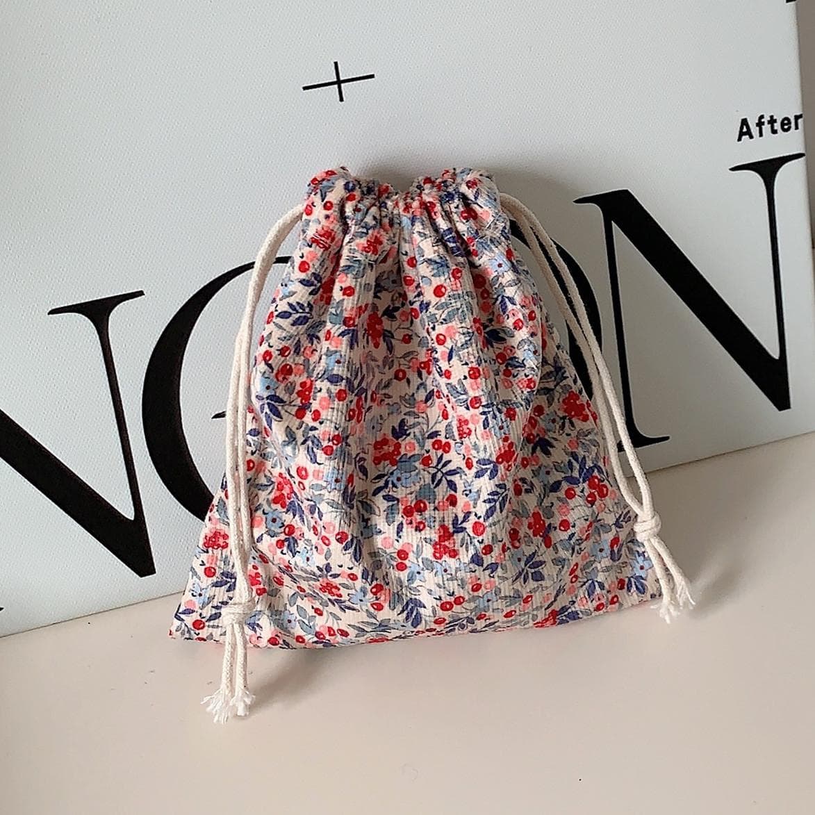 1Pcs Cute Small Lipstick Cosmetic Coin Purse Key Drawstring Storage Bag Women Jewelry Tote Rope Pouch String Bags Organizer about 14x15 cm
