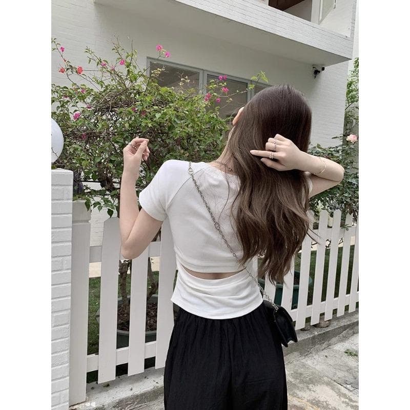 Purple Pure and Sexy Short-sleeved T-shirt for Women's Design, Backless Slim and Slim Shoulder Top, Summer New Style XL white