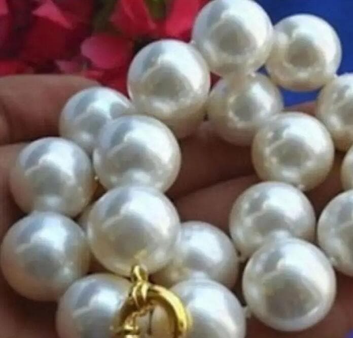 Huge 18mm White Shell Pearl Necklace 18