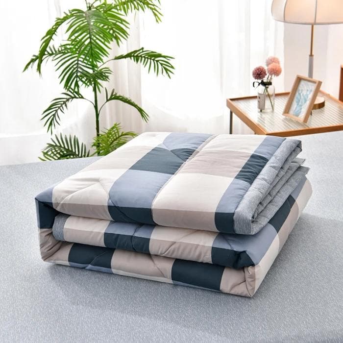 Simple Modern Air Condition Thin Blanket Summer Quilt Cotton Fluffy Plaid Blanket On The Bed Comfortable Comforter quilt100x150cm
