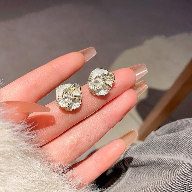 Black Flower Stud Earrings for Women Folded Unique Design Enamel Multi-layers Floral Small Earrings Fashion Jewelry