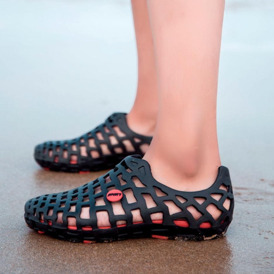 Summer Men's Hole Shoes Casual Beach Shoes Sandals Non-slip Half-slip Sandals Couple Slippers 42