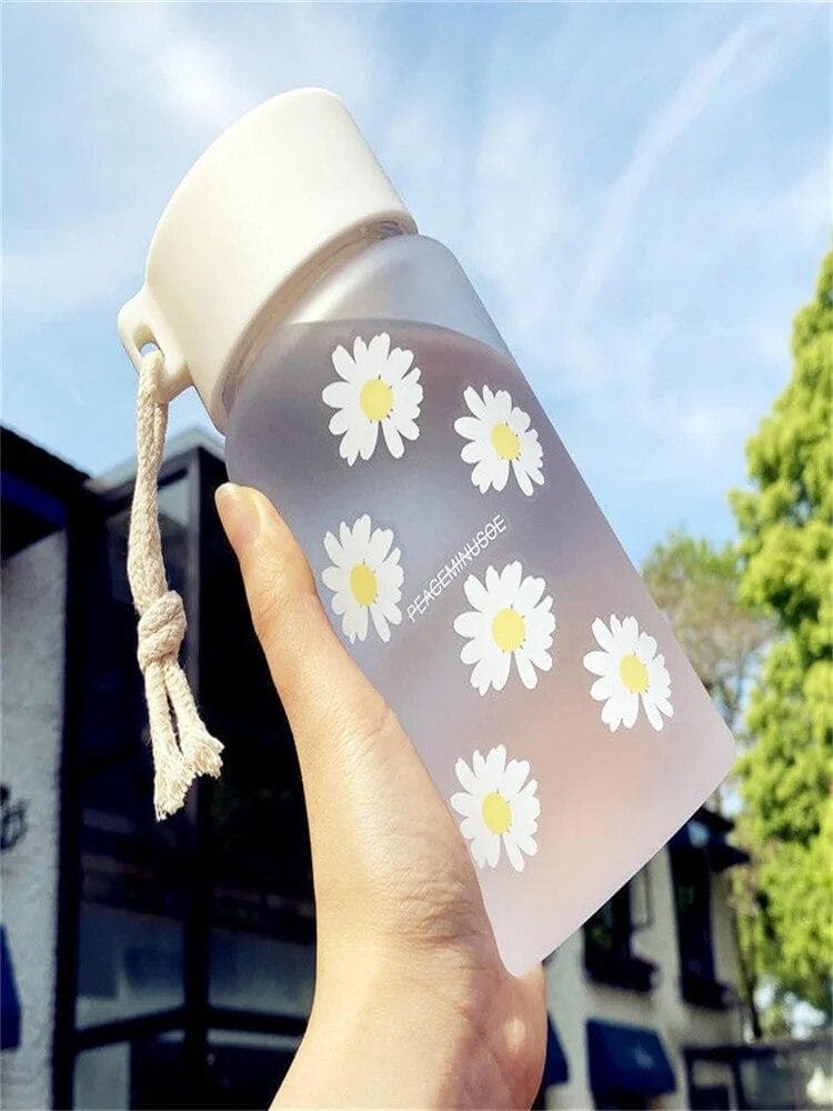 480ml Water Bottles Small Daisy Frosted Plastic Cup Kawaii Direct Drinking Tea Cup Portable Travel Sports Creative Water Cup 480ml