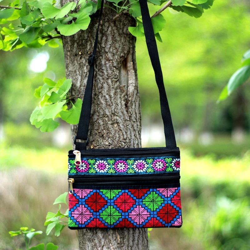 Ethnic Embroidered Flowers Bag Women'S Shoulder Crossbody Bag Large Capacity Mobile Phone Coin Purse Ladies Zipper Pouch