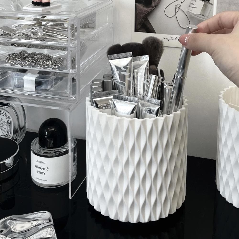 Ins Rotating Makeup Brush Cup Holder Storage Box Organizer Multi-functional Desktop Eyebrow Pencil Makeup Brush Organizer Holder white