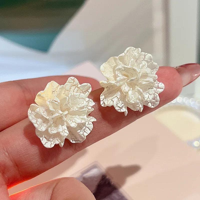 New Big White Flowers Stud Earrings for Women Personality Fashion Unique Design bijoux Wedding Jewelry Wholesale Birthday Gift white