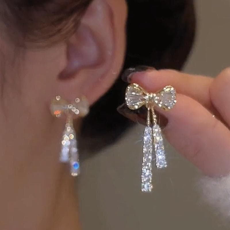 Fashion Ladies Drop Earrings with Bling Bling Cubic Zirconia Temperament Women Bowknot Earrings Gold Color Trendy Jewelry