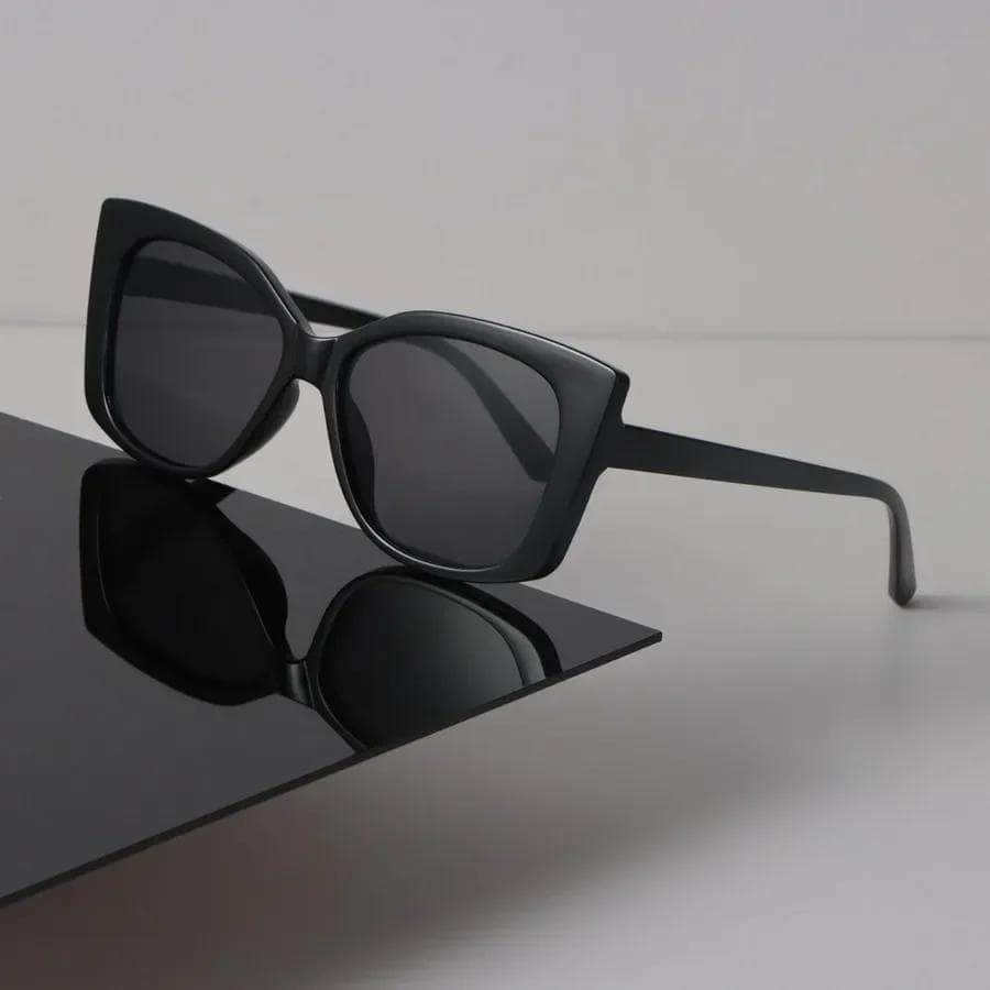 Classic Square Sunglasses Women Men Minimalist Fashion Retro Casual Oculos UV Protection Unisex Other