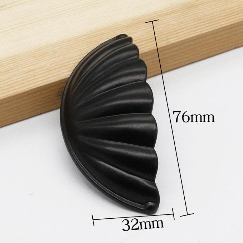 1Pcs Shell Handle Knobs for Cabinets Vintage Drawer Pulls Door Handles Alloy Kitchen Zinc Dresser Cabinent 7.6x3.2cm black