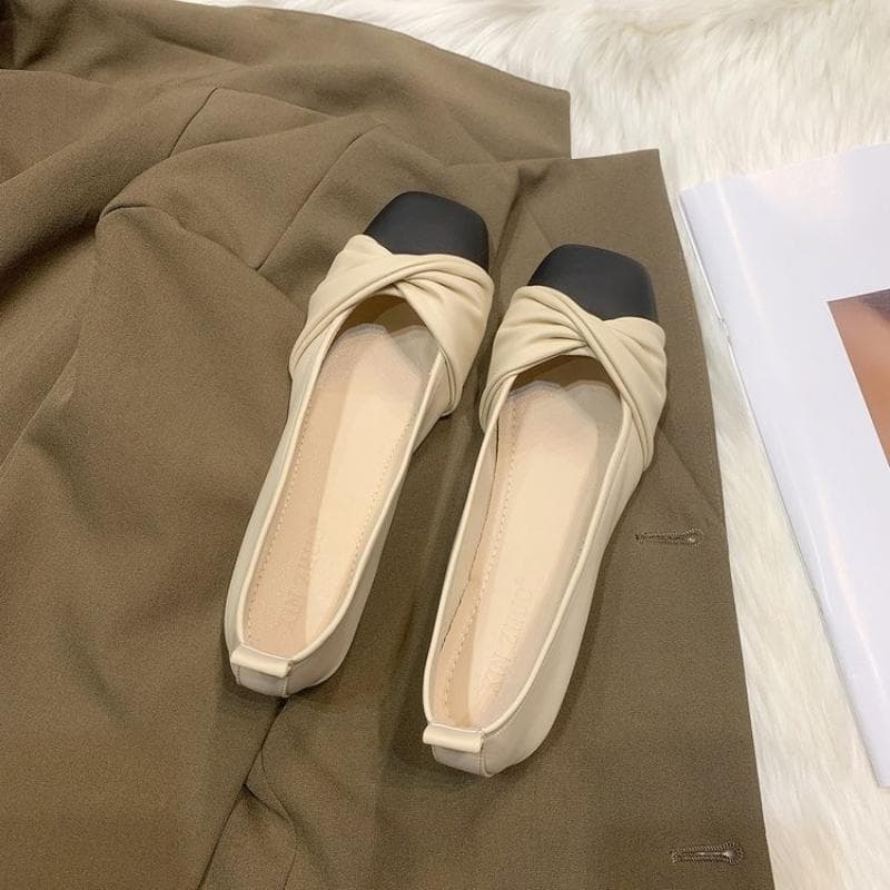 Square Toe Flat Sole Leather Shoes Soft Sole Women's Work Shoes Retro Shallow Mouth Simple Casual Style Spring Autumn 40 off-white