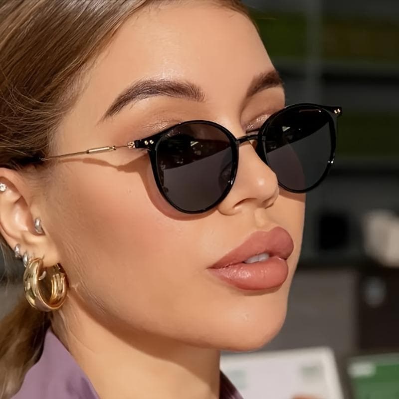 Unique Women Round Frame Fashion Glasses PC Lenses Lightweight Comfortable for Daily Wear