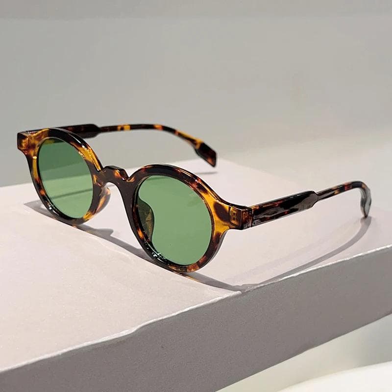 KAMMPT Round Sunglasses Vintage Candy Color Retro Design Gradient Sun Glasses for Men Women Outdoor Casual Shades as picture shows