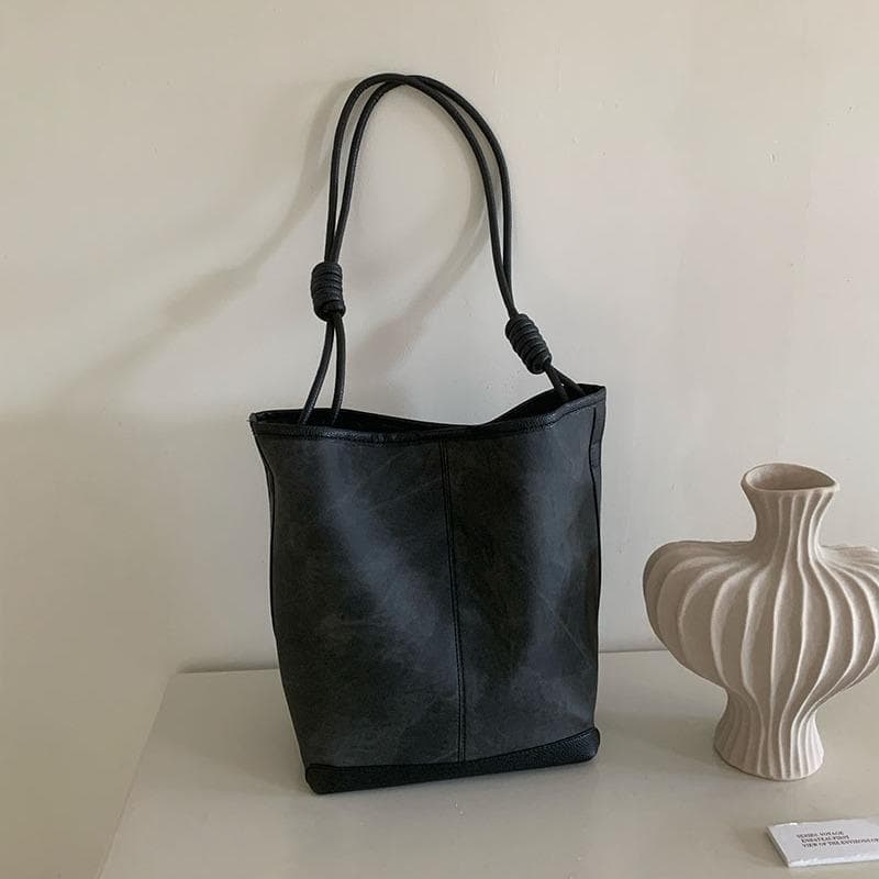 Niche Design Beauty Retro Autumn and Winter Tote Bag Women's Large Capacity Bucket Bag with A Single Shoulder Commuter Bag