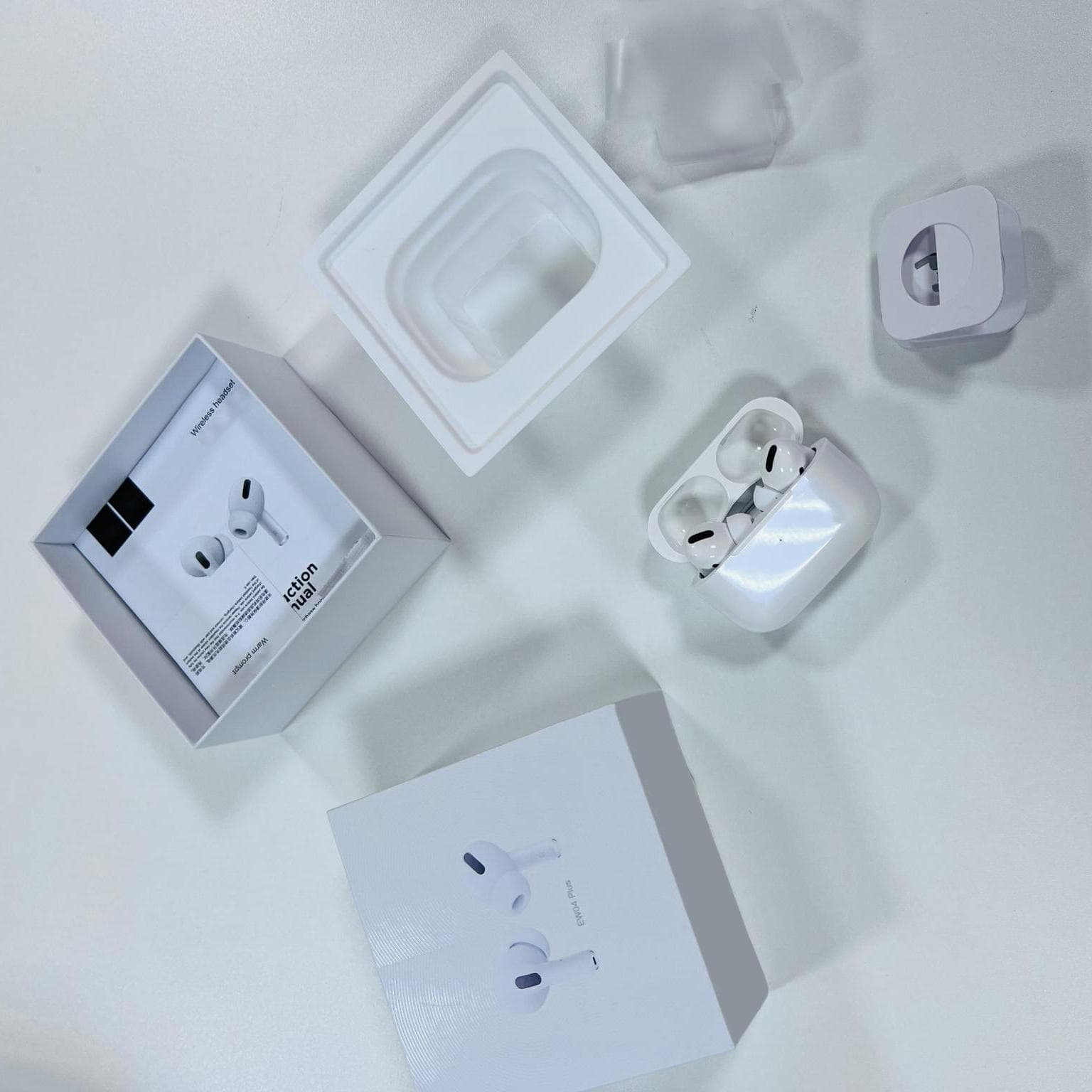 Active Noise Reduction Wireless Bluetooth 5.0 HiFi Stereo Touch Control Headset In-Ear Earphone with HD Microphone white