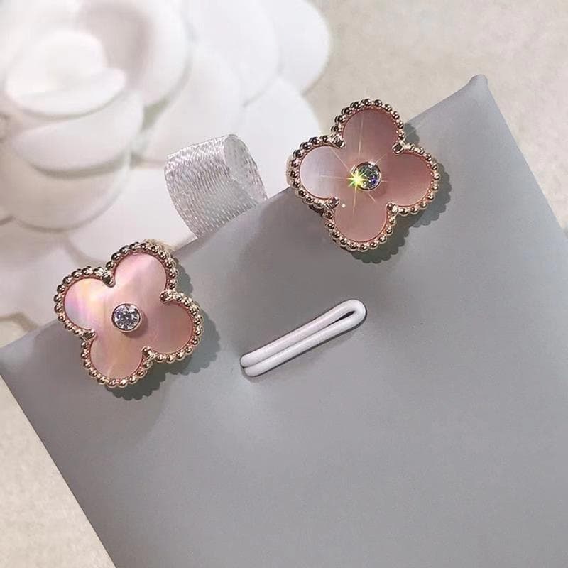 Young Girl Heart Pink Clover Earrings Female Exquisite And Elegant Earrings Design Sense Of Fashion Small Fresh Earrings
