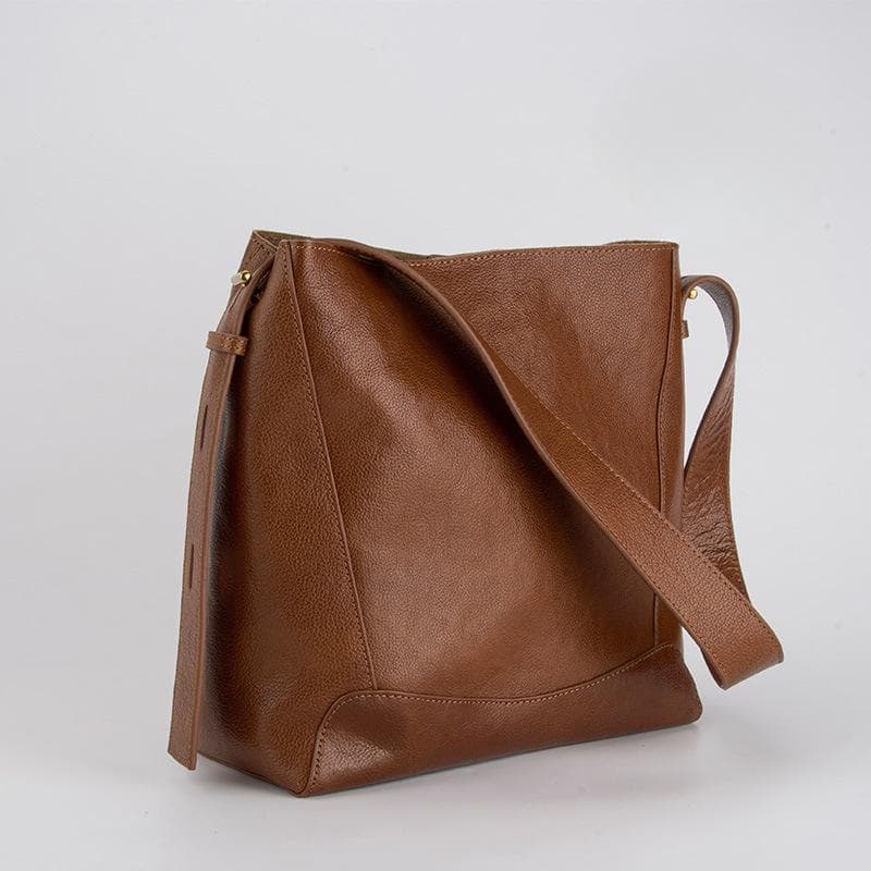 Fashionable and Retro Top-tier Leather Bag for Women, Large-capacity Tote Bag for Work and Commuting, Single-shoulder Bag for Women