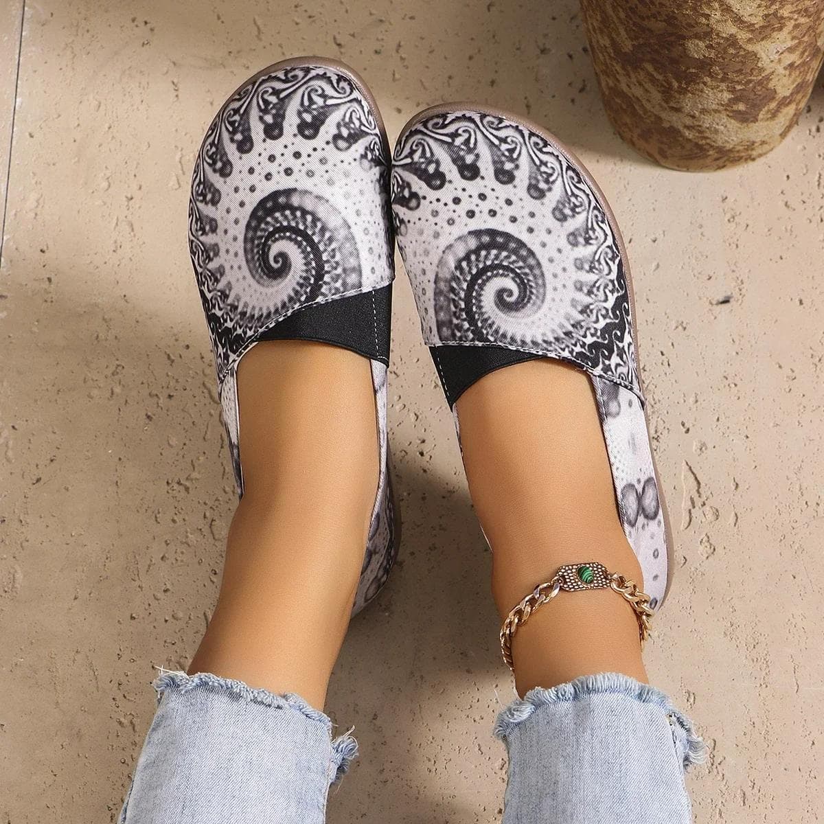 Fashion Female Shoes on Sale 2024 Vintage Print Women's Flat Shoes Casual Fashion Lazy Shoes Anti-slip Wear-resistant Ladies Work Shoe 39 gray